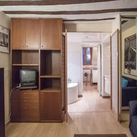 Republique - Reaumur Charming Large Studio Apartamento *