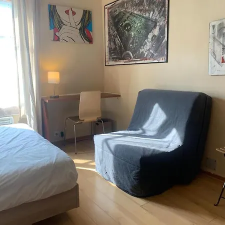 Republique - Reaumur Charming Large Studio Apartamento París